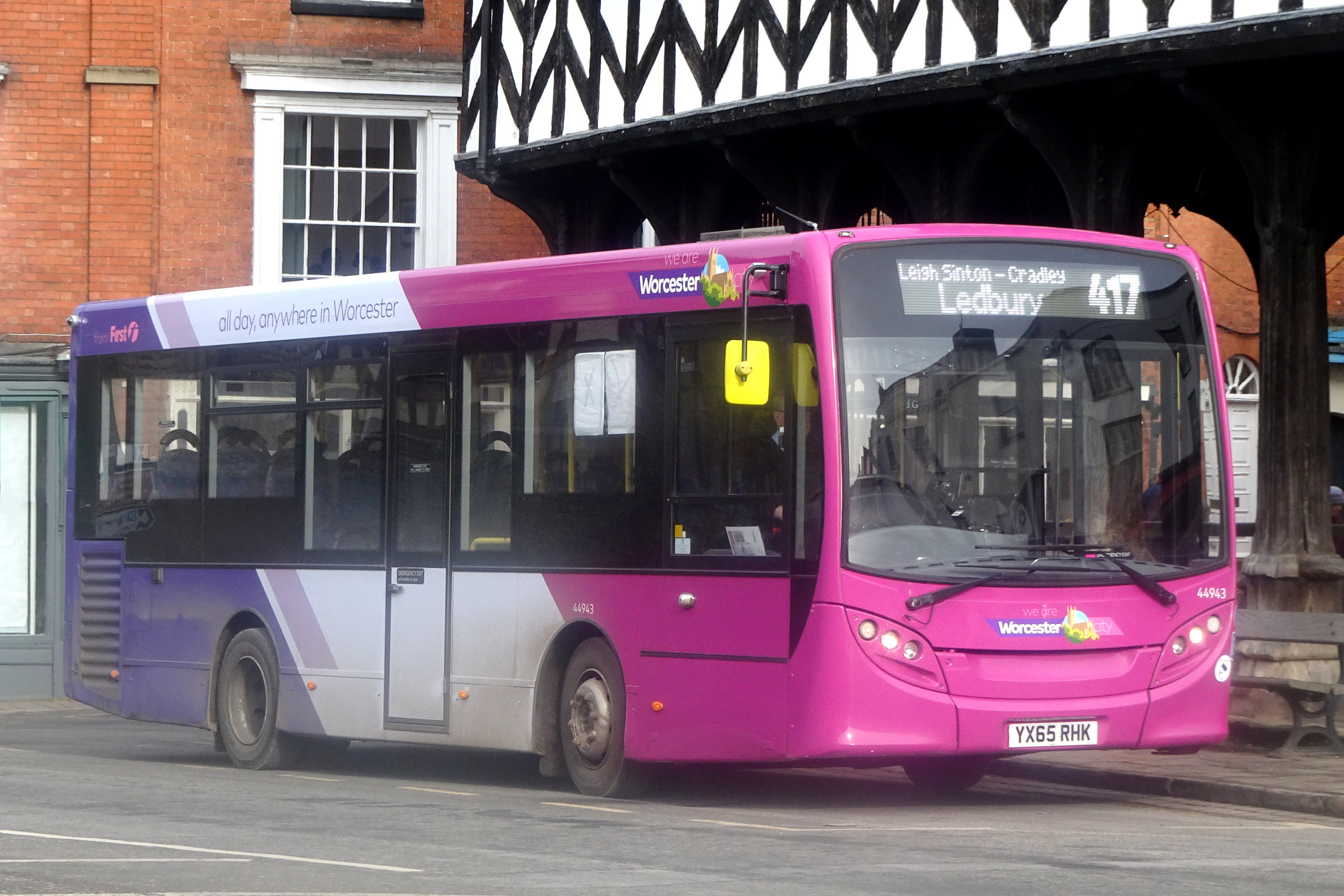 Another First Midland Red bus arriving in Ledbury